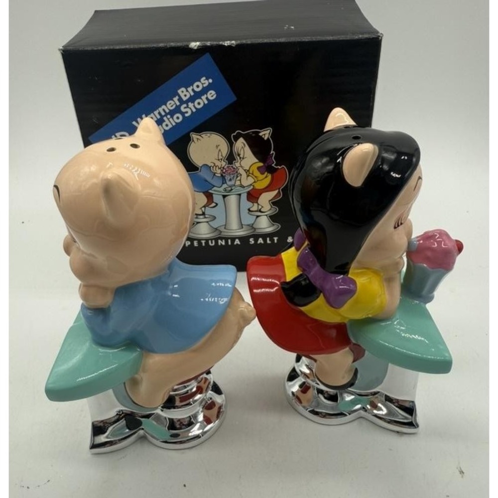 Vintage Warner Bros Studio Store Porky Petunia Salt Pepper Shakers 2000 Ceramic - Picture 4 of 8